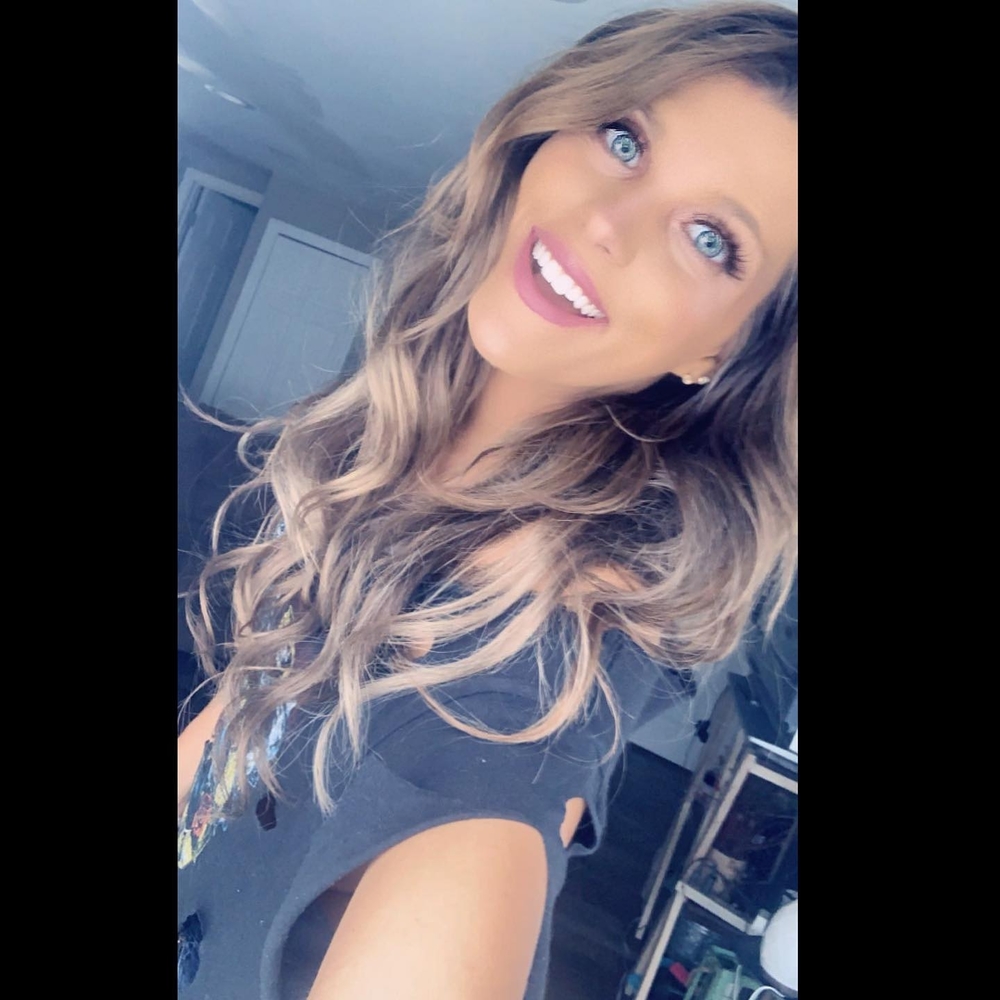 Meet your Posher, Adrianna